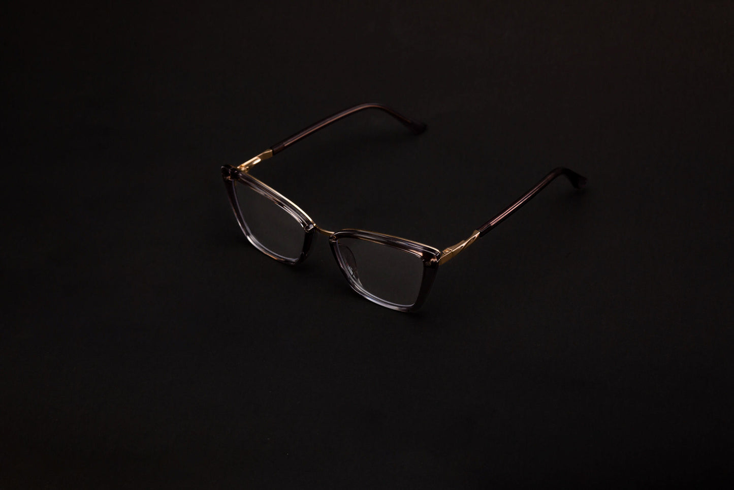 Ivanna Collection, modern cateye grey in a glossy finish