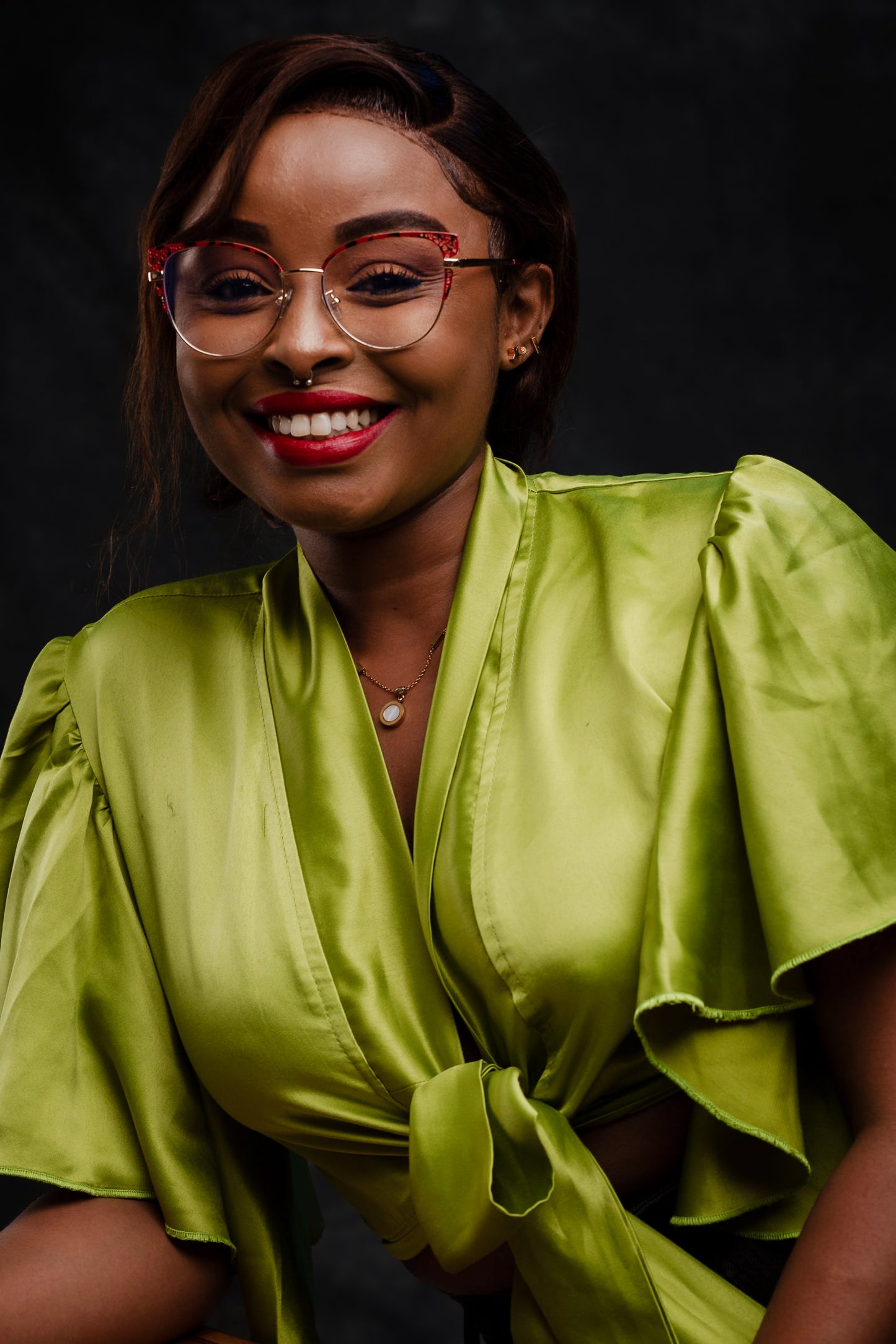 Sue collection, boss red with a touch of gold