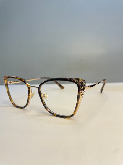 Essy collection, wild cheetah print with a gold finish