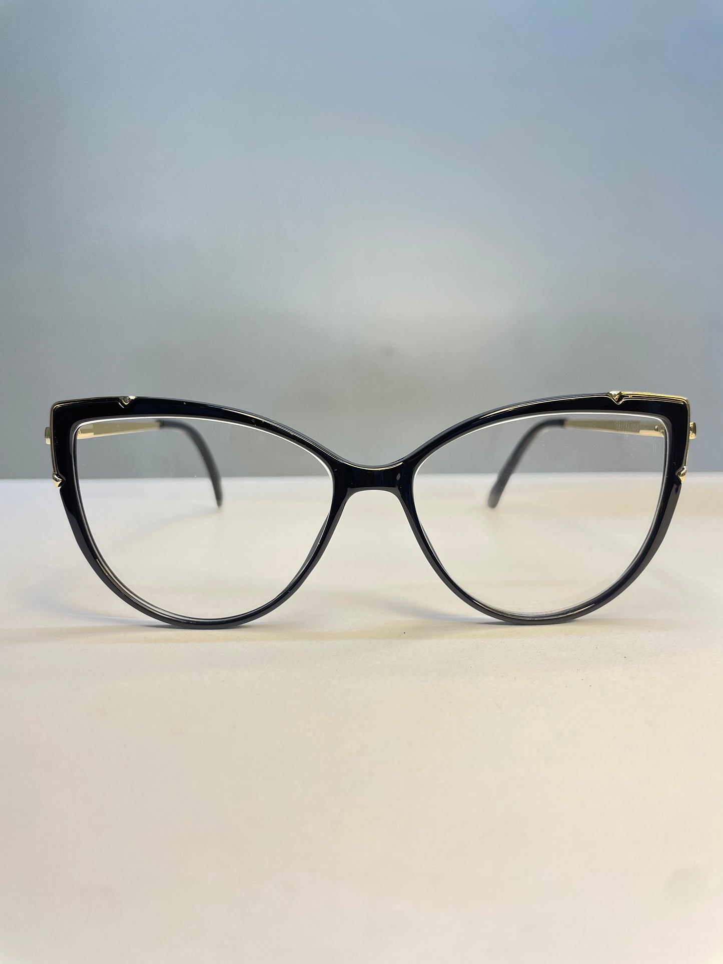 Rea collection, simple black with a touch of gold