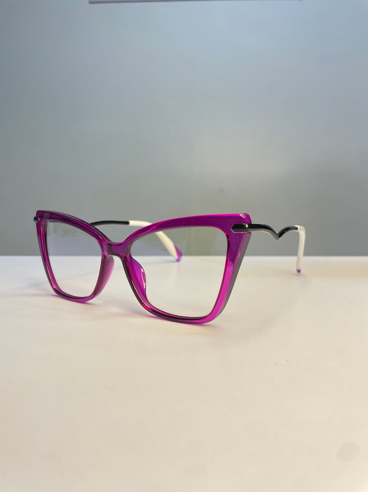 Essel collection, audacious purple with outstanding black arms