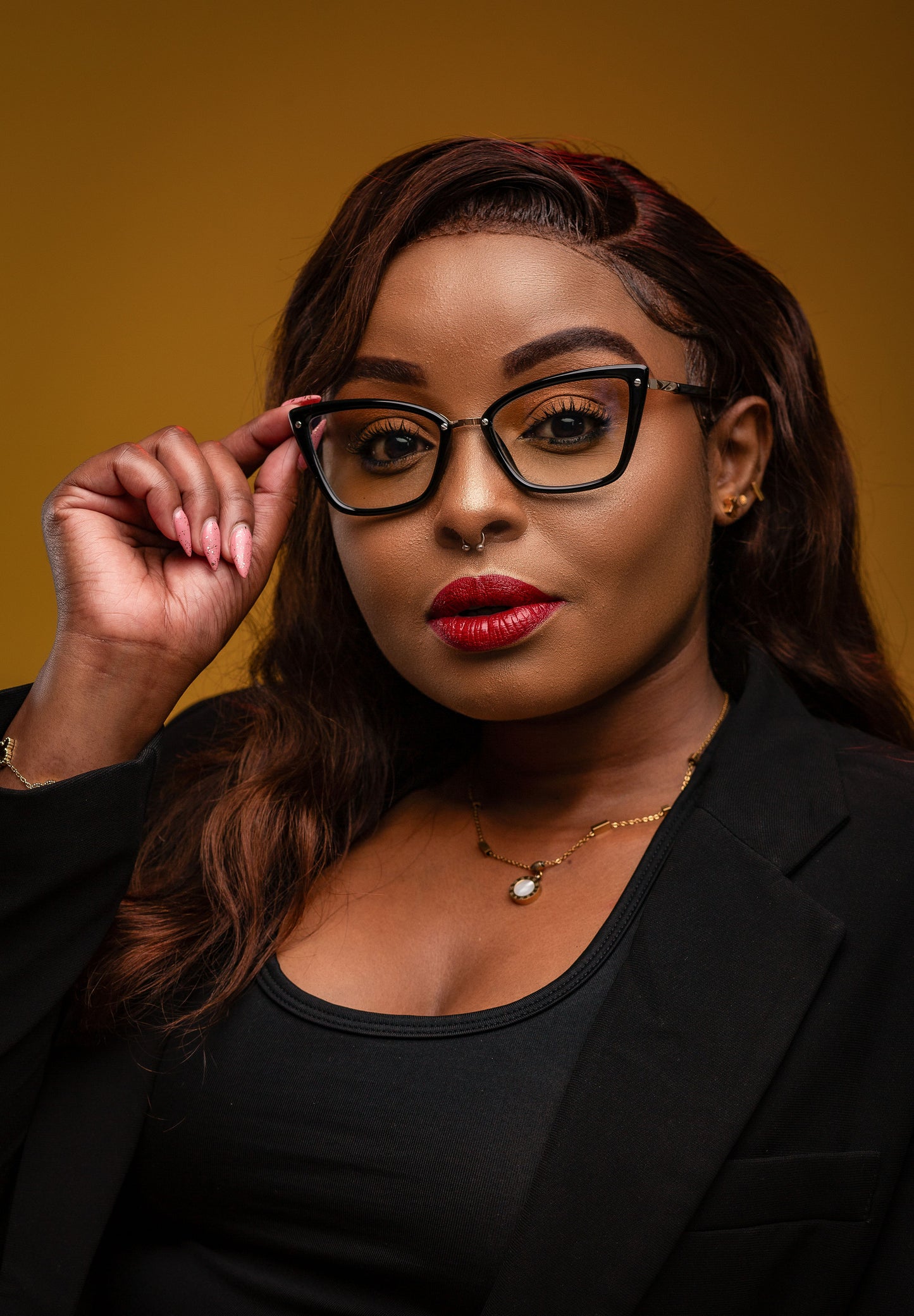 Ivanna Collection, modern cateye in a glossy finish