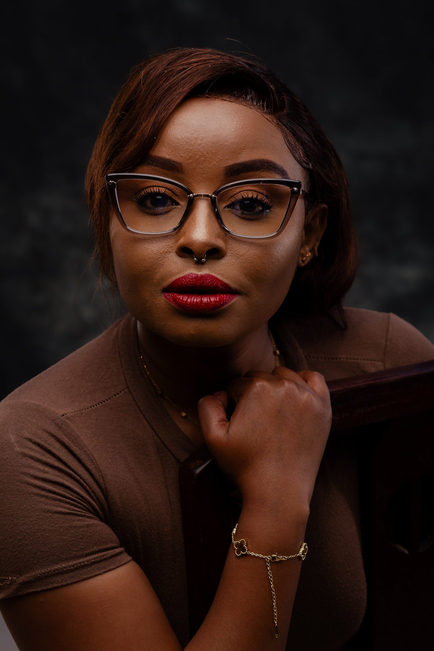 Ivanna Collection, modern cateye grey in a glossy finish