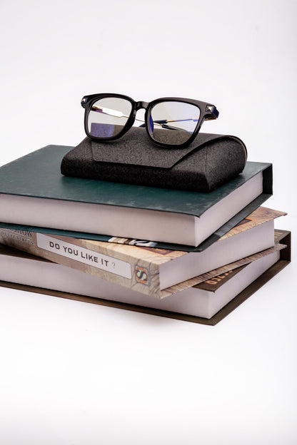 Joe Men's collection, black with gold arms