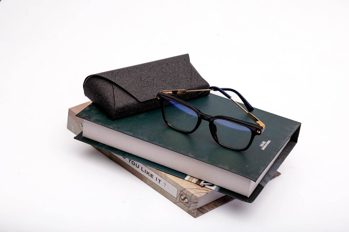 Joe Men's collection, black with gold arms