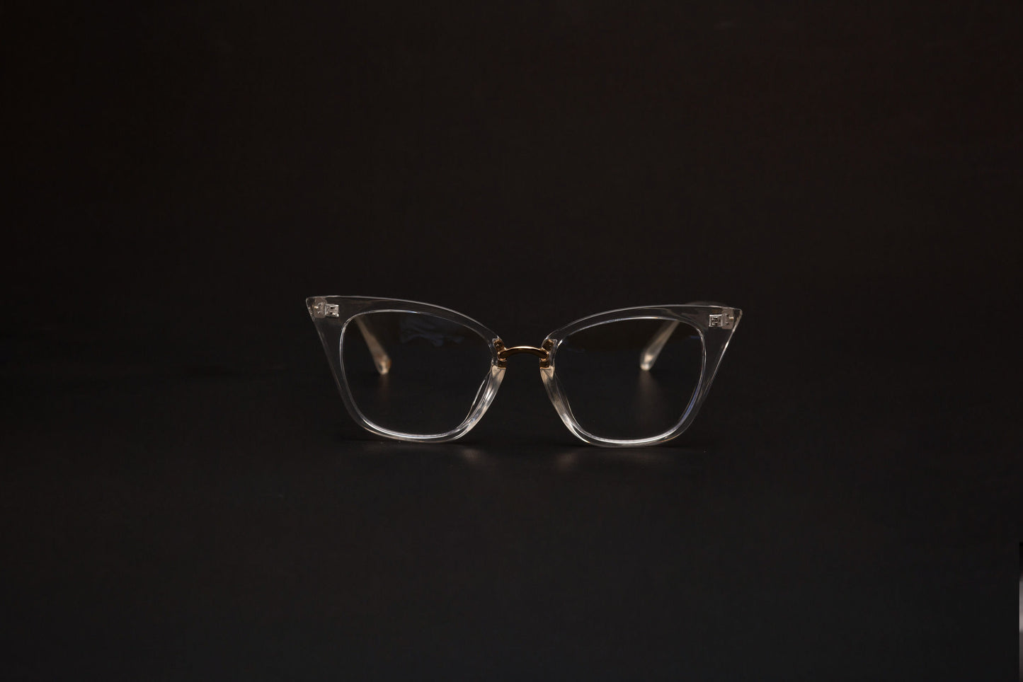 Chic collection, fully transparent metallic gold bridge