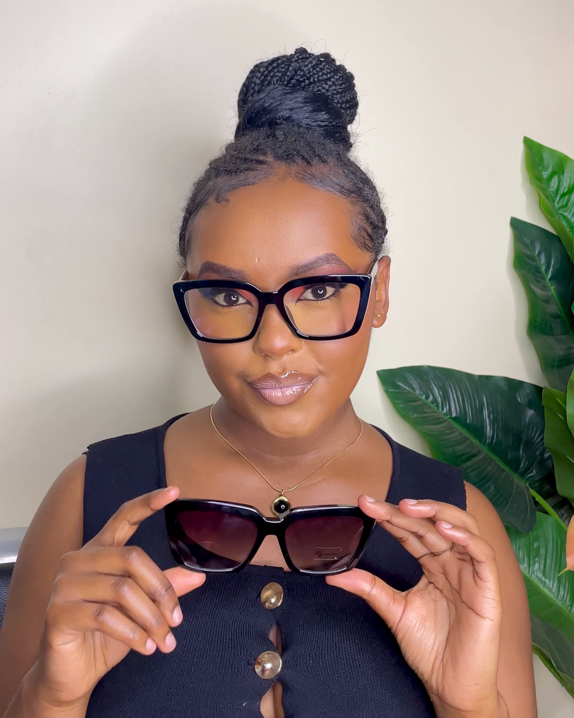 RECTANGULAR CLIP-ON BOLD BLACK COLLECTION