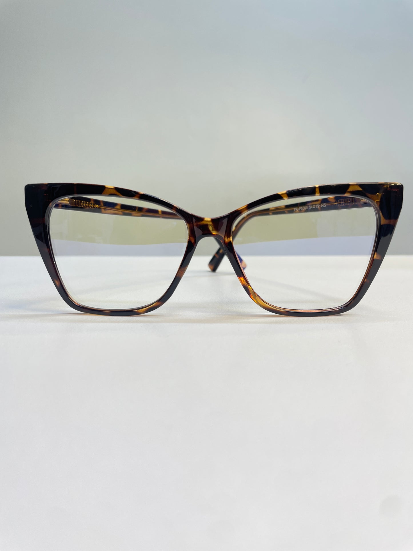 Ema collection, printed with a glossy finish