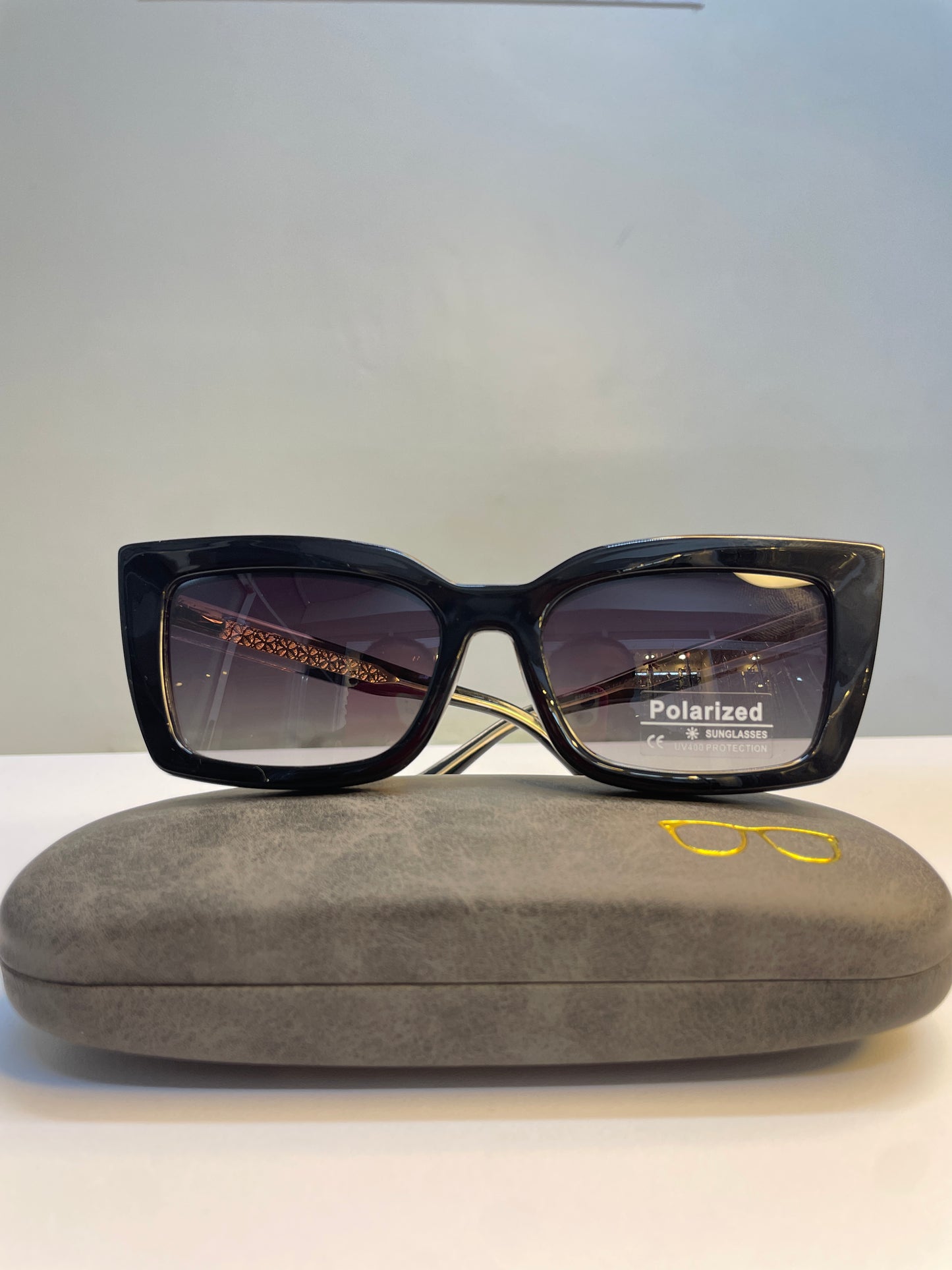 RECTANGULAR CLIP-ON BOLD BLACK COLLECTION